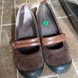 Merrell brown suede women’s shoes size 8